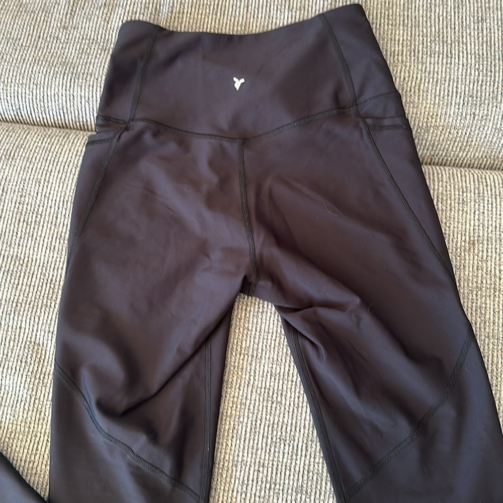 Old Navy Black High-Waisted Leggings - Picture 9 of 10